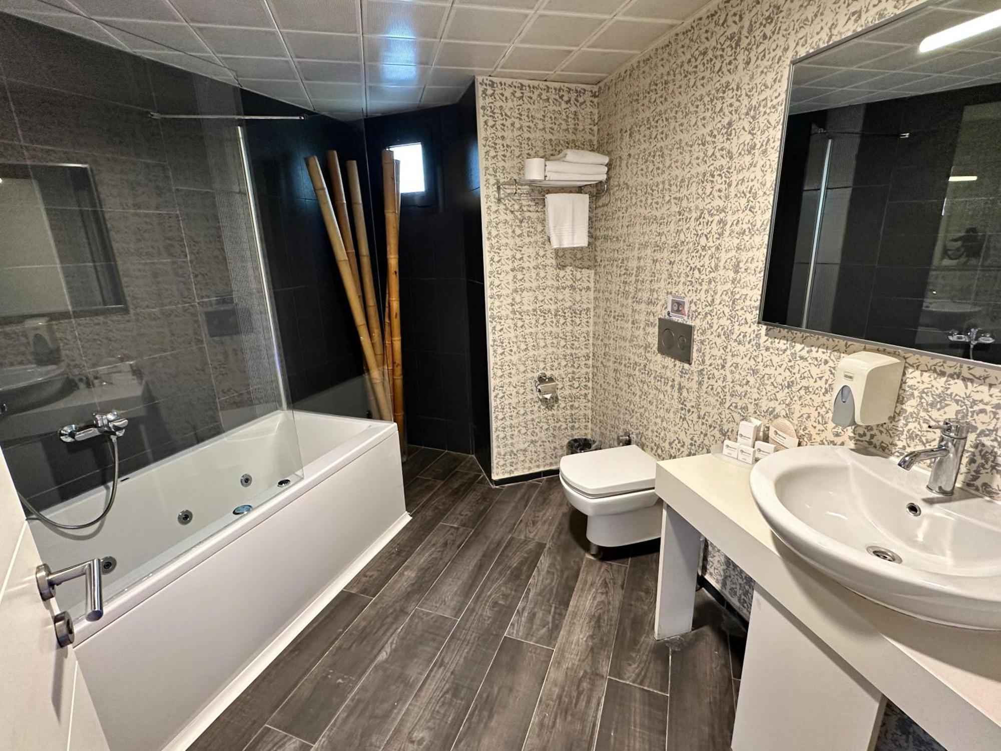 Tempo Hotel Caglayan Istanbul Bagian luar foto