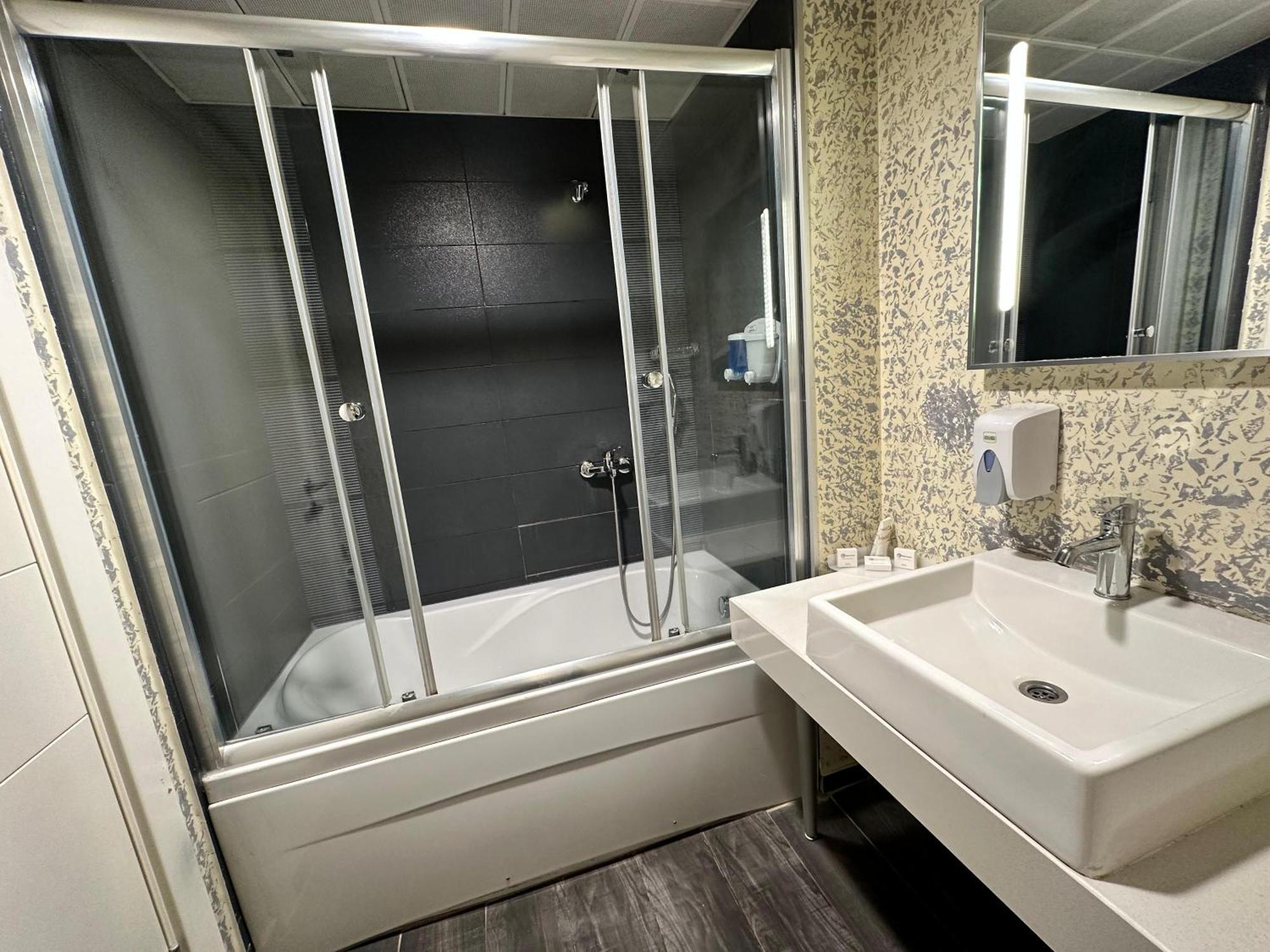 Tempo Hotel Caglayan Istanbul Bagian luar foto